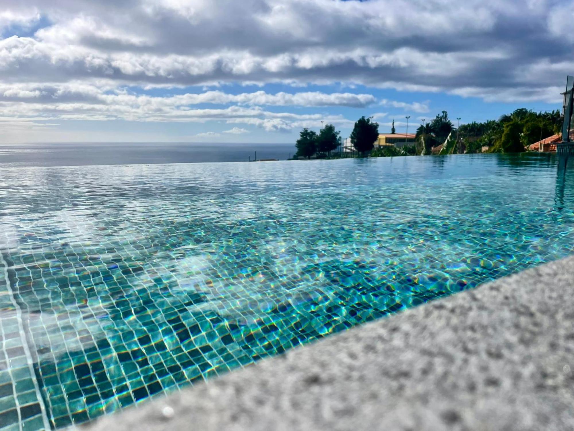 Villa Sea View Arco da Calheta  Exteriör bild